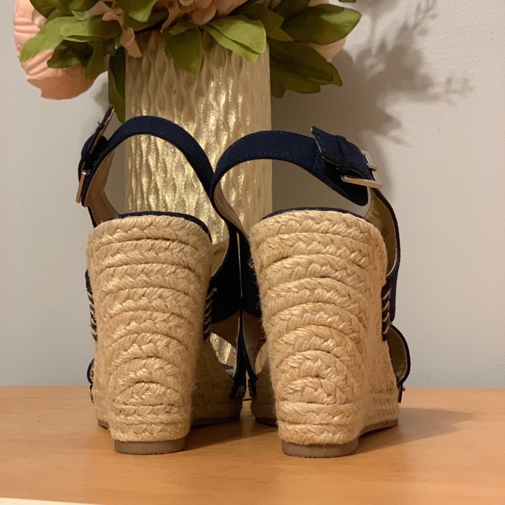 Beautiful Wedge Sandals - Picture 5 of 15
